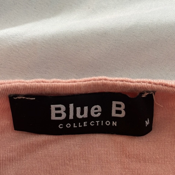 Peach coloured tank top with built in bra - Picture 4 of 5